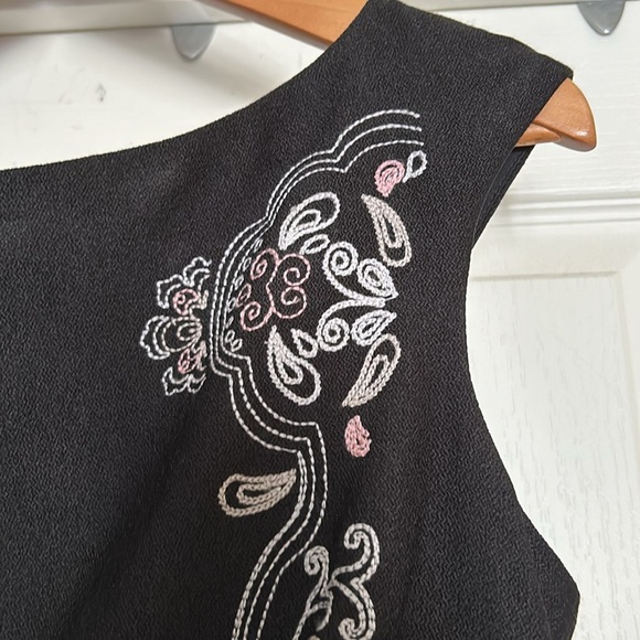 Jax size 12 Knee length embroidered dress - Picture 3 of 4